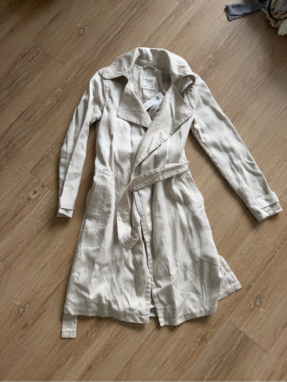 Abercrombie & Fitch Cream Wrap Trench Coat